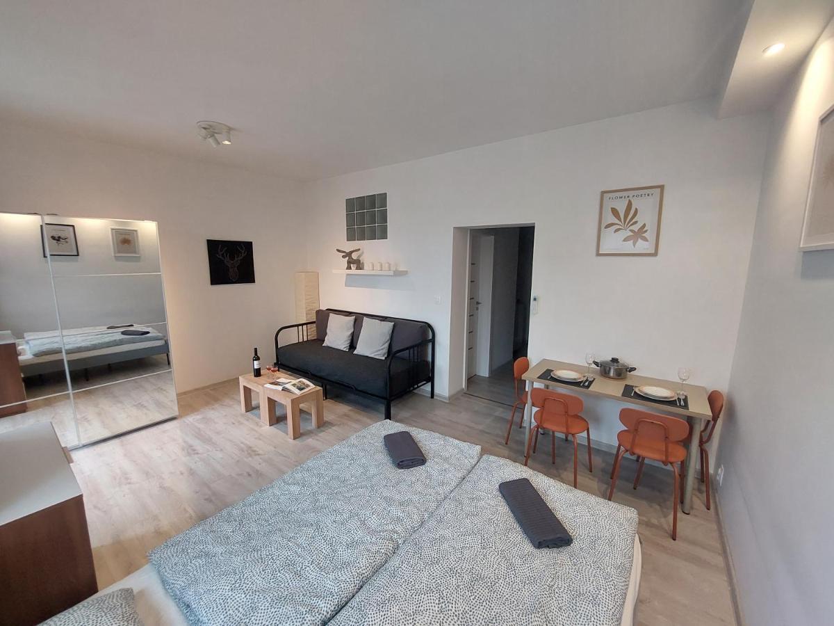 Utulny Apartman S Balkonom Daire Bratislava Dış mekan fotoğraf