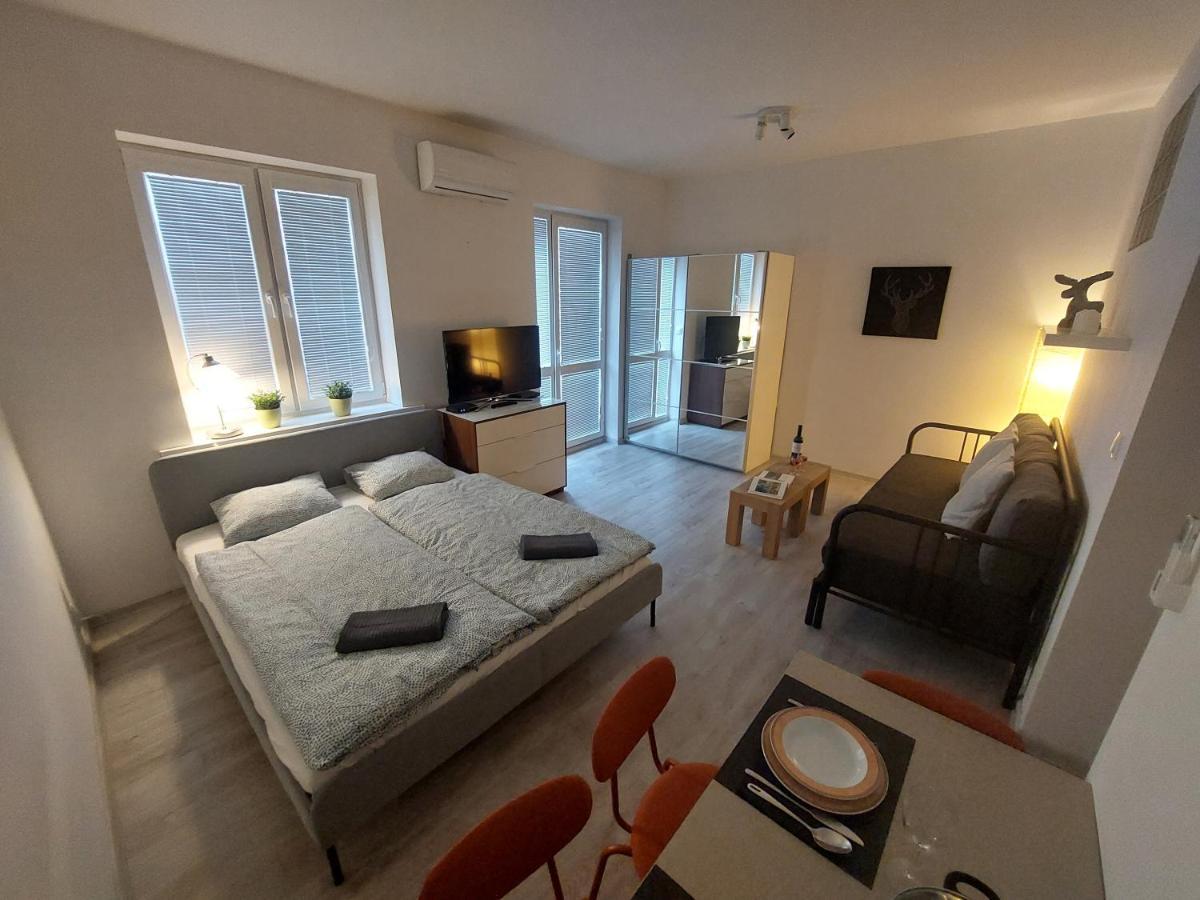 Utulny Apartman S Balkonom Daire Bratislava Dış mekan fotoğraf