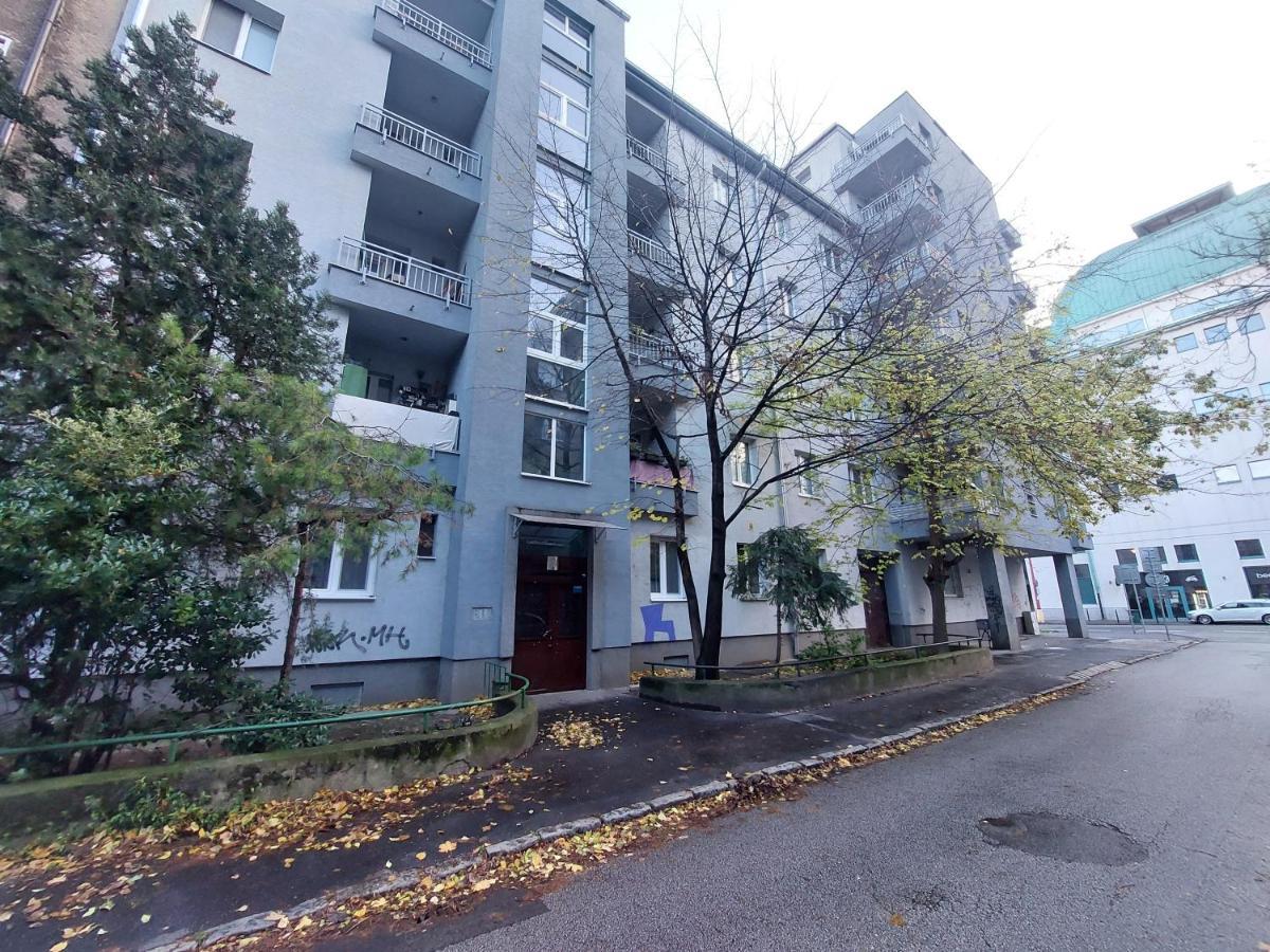 Utulny Apartman S Balkonom Daire Bratislava Dış mekan fotoğraf